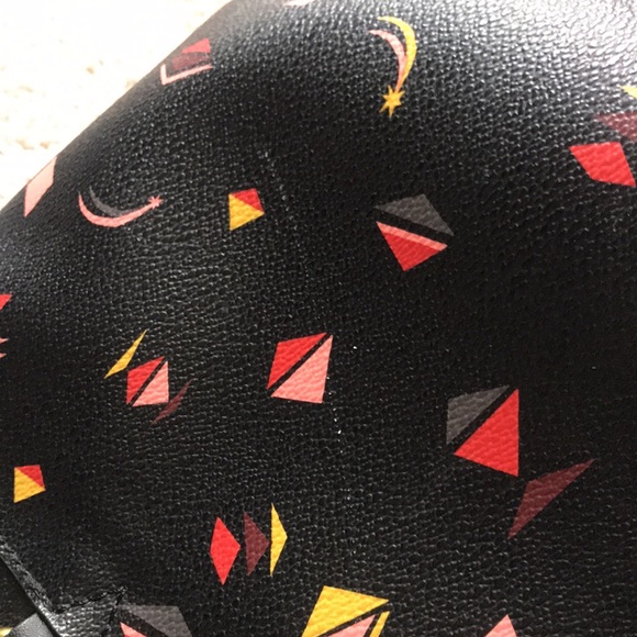 Black with Print design Fossil Tote - Picture 10 of 11